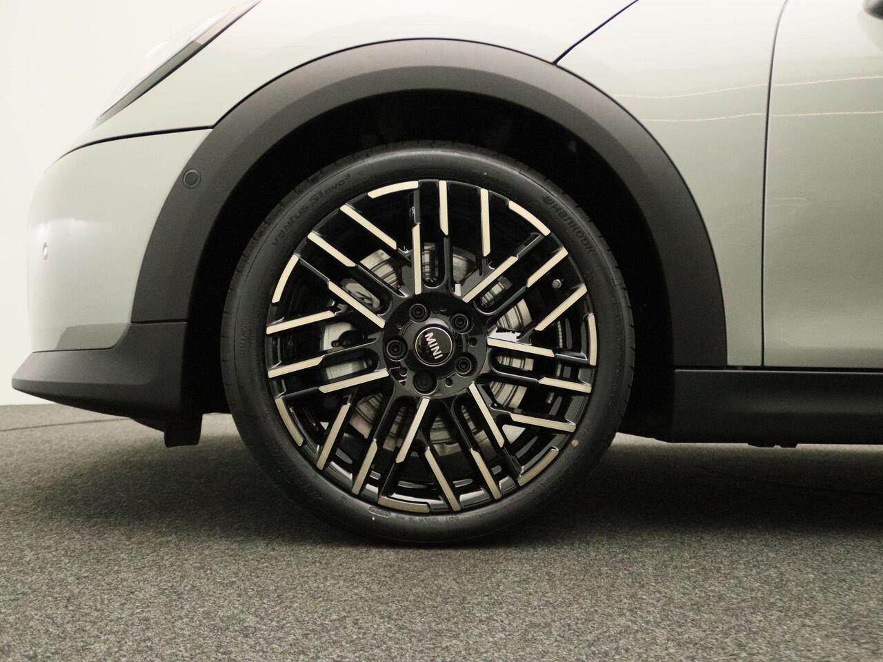 Mini COOPER S 3-Deurs Favoured Trim + Pakket M