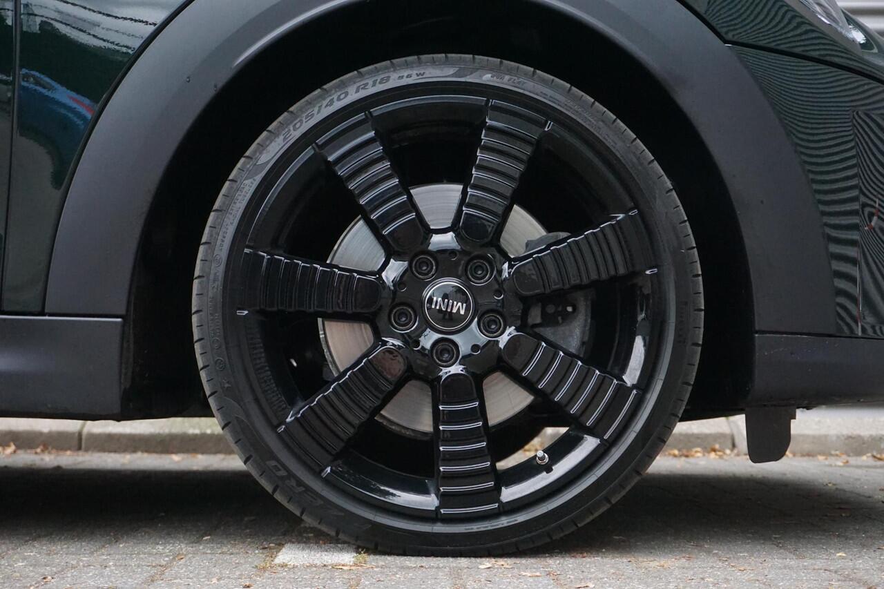 Mini COOPER S Cabrio MINI Resolute Edition | 18 Pulse Spoke zwart | Piano Black Exterior pack | Comfort Access | Elektrisch verwarmde voorstoelen