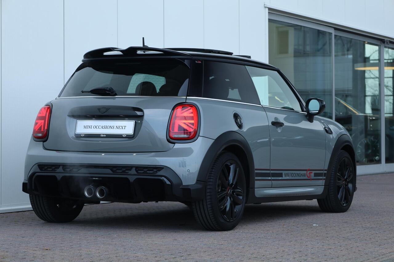 Mini COOPER S Mini 2.0 Rockingham GT Edition Stuurwiel verwarmd/ Comfort Access/ Achteruitrijcamera/ Stoelverwarming/ Panoramadak/ Sportstoelen