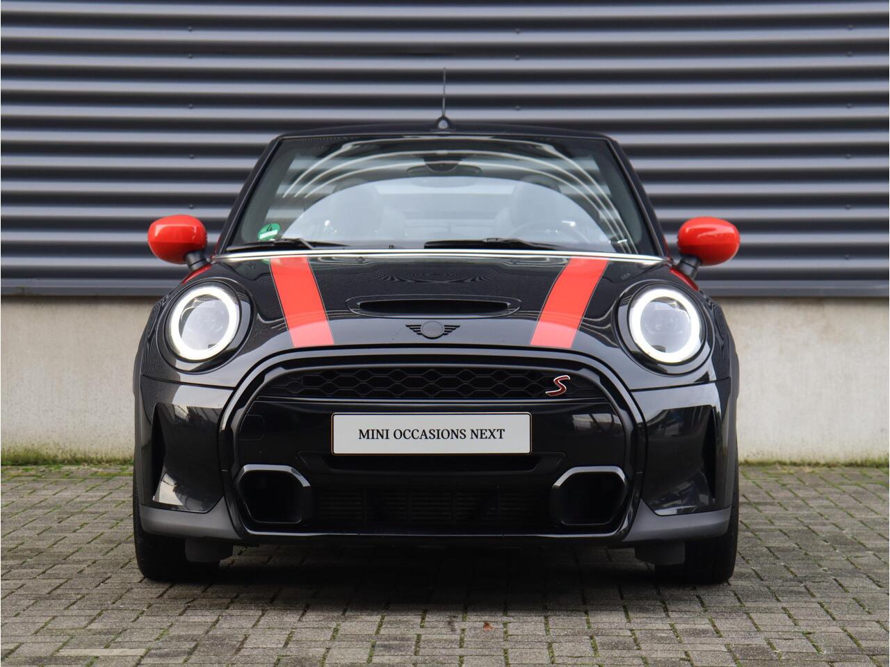 Mini COOPER S Cabrio Yours + Sportstoelen + Apple Carplay + Verwarmbare Voorstoelen + LED + Comfort Access + PDC + 17'' LMV