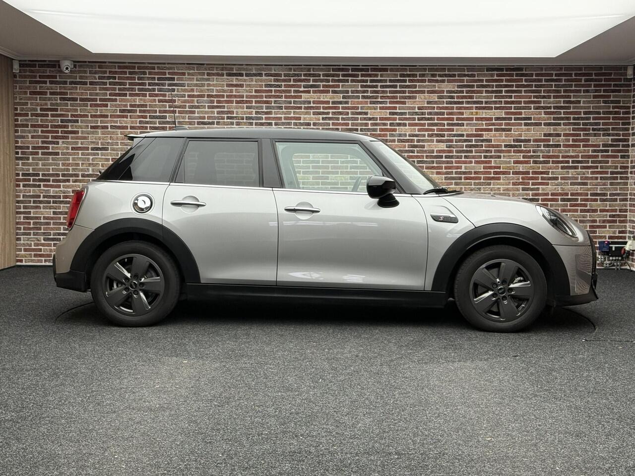 Mini COOPER S Mini 2.0 Essential Garantie tot 11-2027 | Dealer | Camera | Stoelverwarming