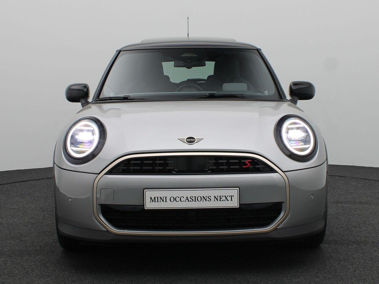 Mini COOPER S 3-Deurs Favoured Trim + Pakket M