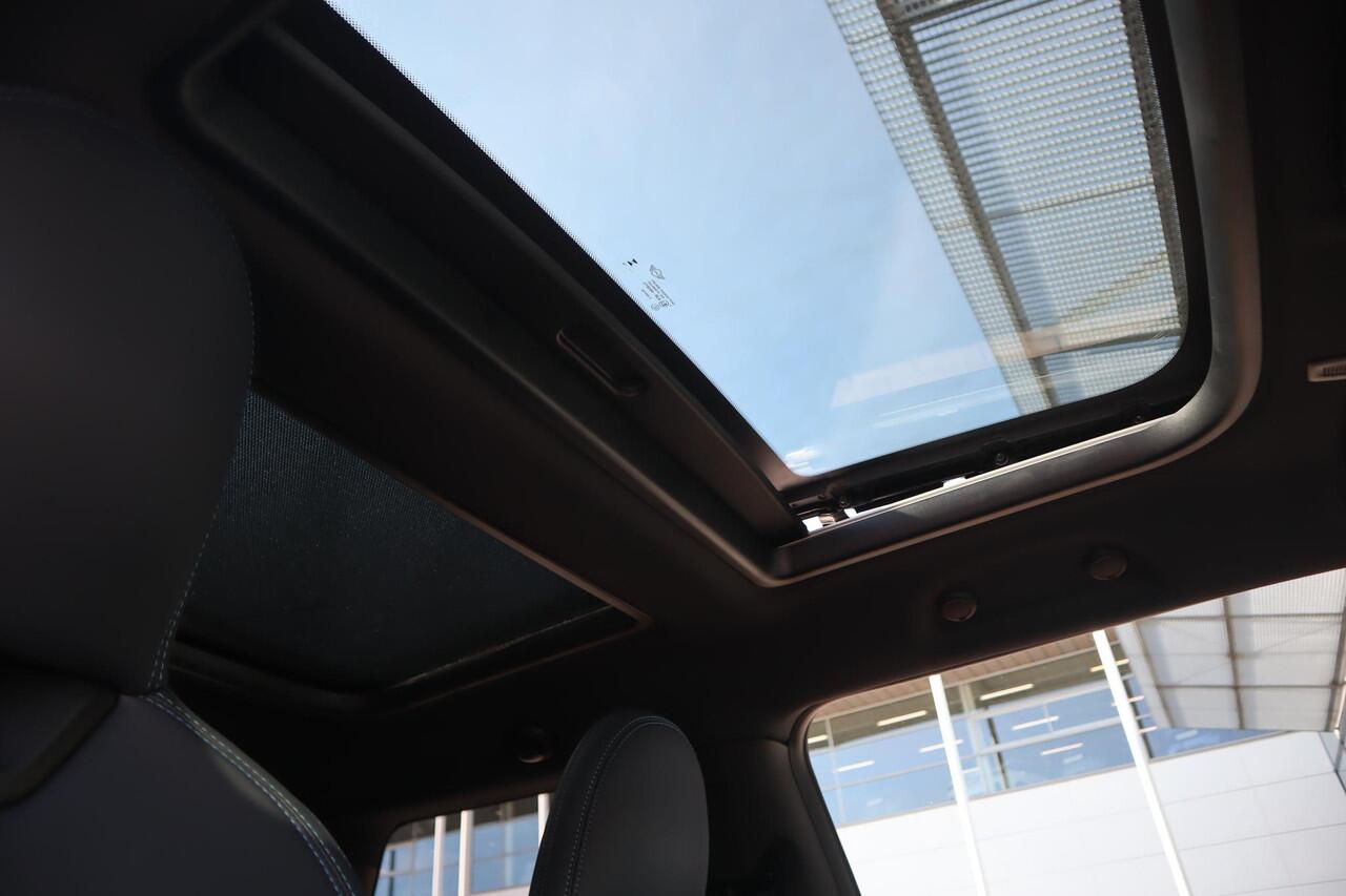 Mini COOPER S 3-deurs | Favoured Trim + Pakket M / Panoramadak /MINI Head-Up Display