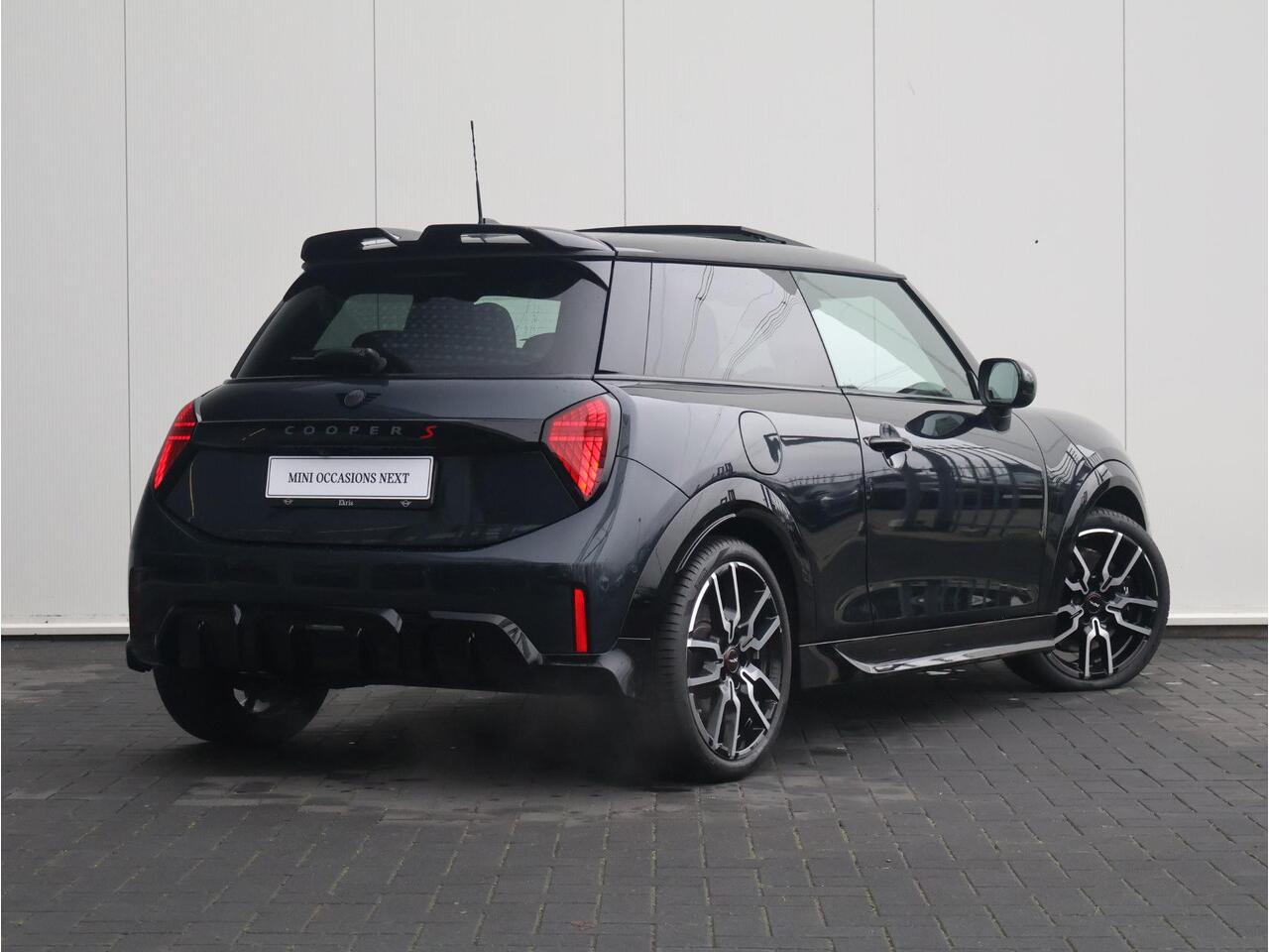 Mini COOPER S Mini 2.0 John Cooper Works M Stuurwiel verwarmd/ Comfort Access/ panoramadak/ Stoelverwarming/ Head-Up/ 18" LMV