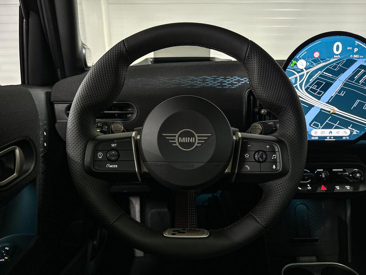 Mini COOPER S 5-deurs | John Cooper Works Uitvoerung | Pakket XL | 18" JCW Lap Spoke two-tone