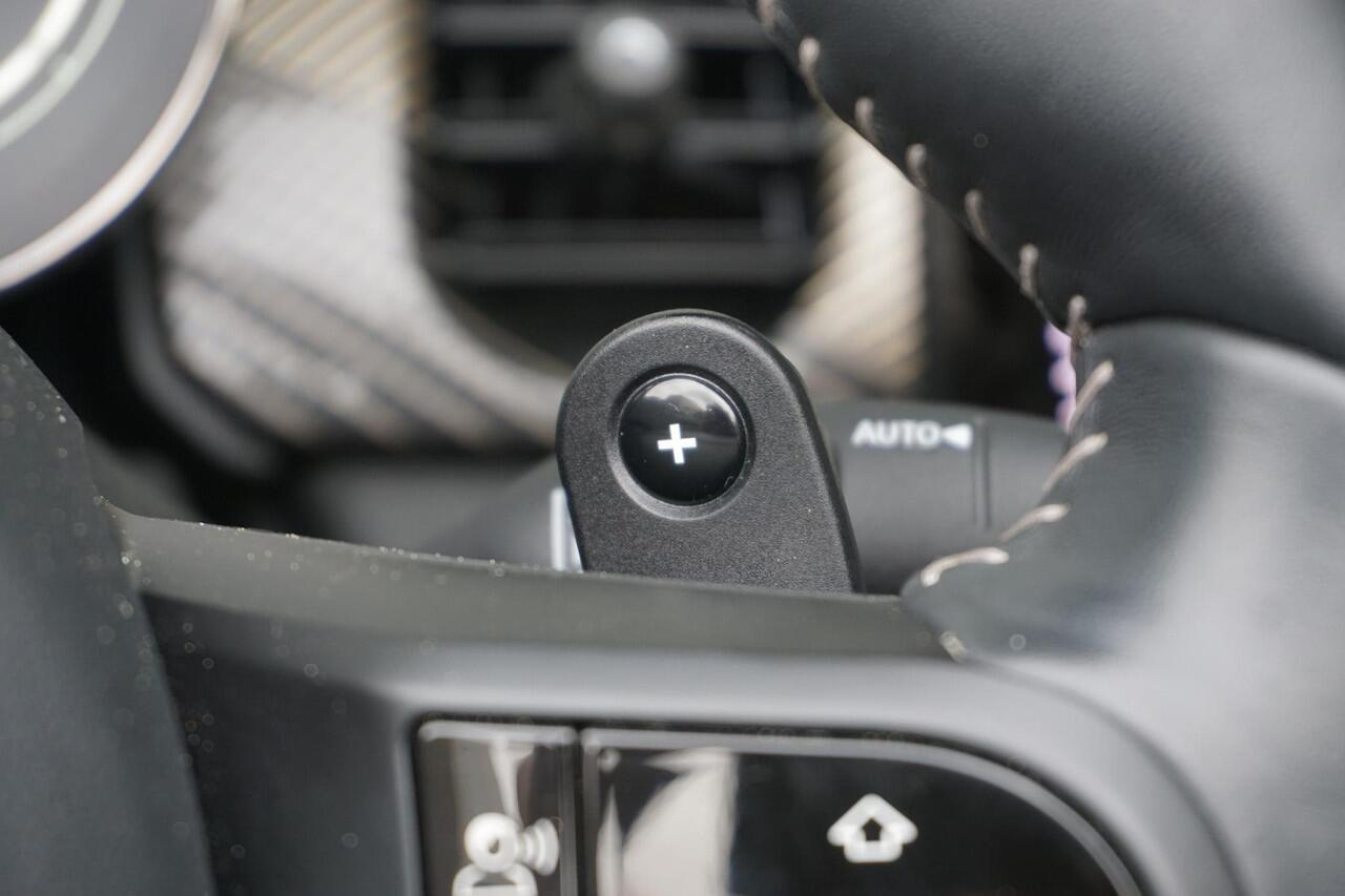 Mini COOPER S Cabrio MINI Resolute Edition | 18 Pulse Spoke zwart | Piano Black Exterior pack | Comfort Access | Elektrisch verwarmde voorstoelen