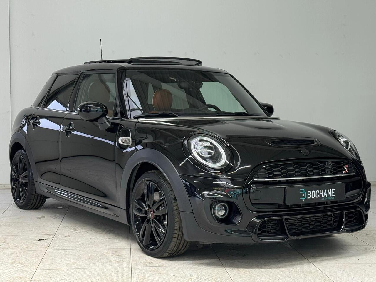 Mini COOPER S Mini 2.0 Hammersmith | Panoramadak | Apple Carplay / Android Auto | Navigatie | Parkeersensoren achter | Dealer onderhouden