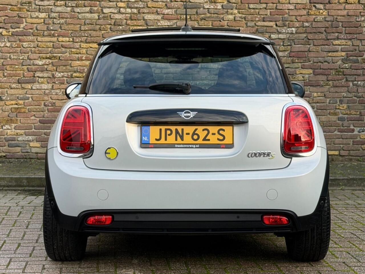 Mini COOPER S YOURS 33 KWH Panodak Carplay DAB+ Stoelverwarming
