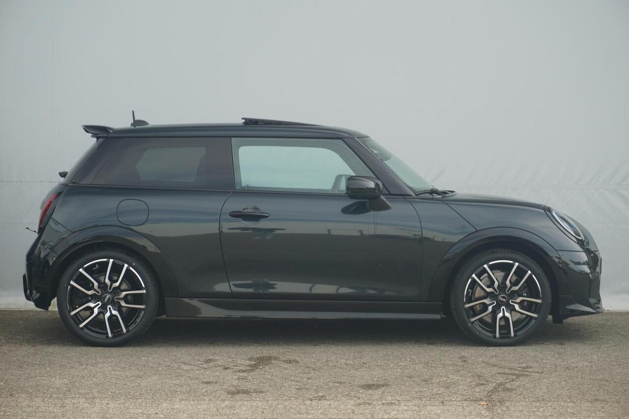 Mini COOPER S 3-Deurs / John Cooper Works Uitvoering / Pakket XL / 18'' LM Velgen