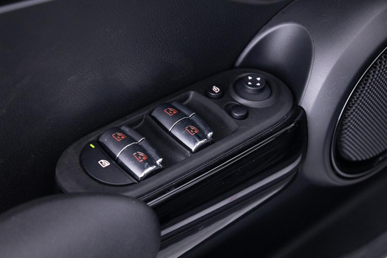 Mini COOPER S Mini 2.0 Classic 5-drs Automaat | PANORAMADAK | LEDER ? 1e Eigenaar