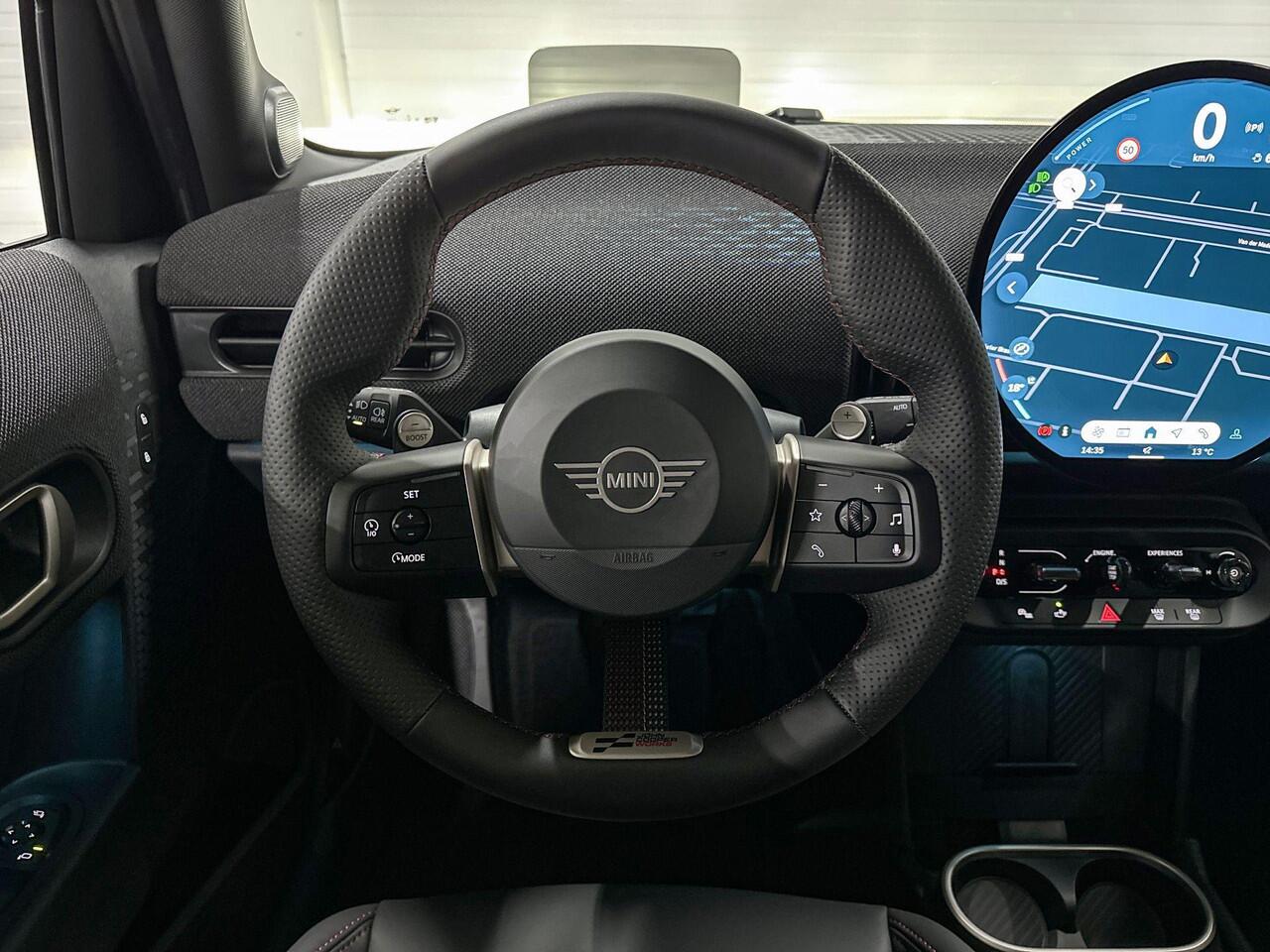 Mini COOPER S 5-deurs | John Cooper Works Uitvoering | Pakket XL | 18" John Cooper Works Lap Spoke two-tone | Selections