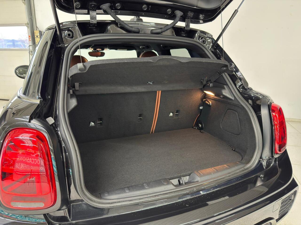 Mini COOPER S Mini 2.0 Hammersmith | Panoramadak | Apple Carplay / Android Auto | Navigatie | Parkeersensoren achter | Dealer onderhouden