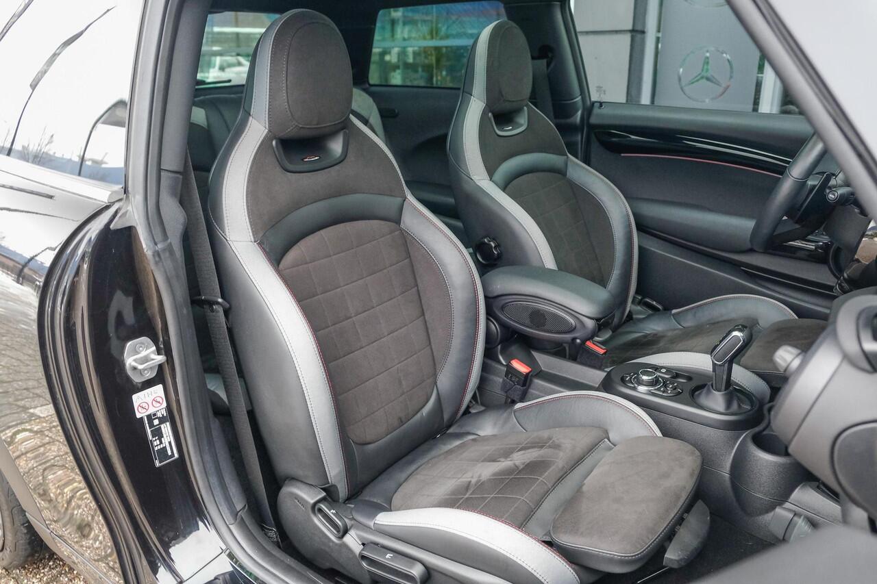 Mini COOPER S Mini 2.0 John Cooper Works JCW Panoramadak Black edition Schaalstoelen NLauto BOMVOL!!