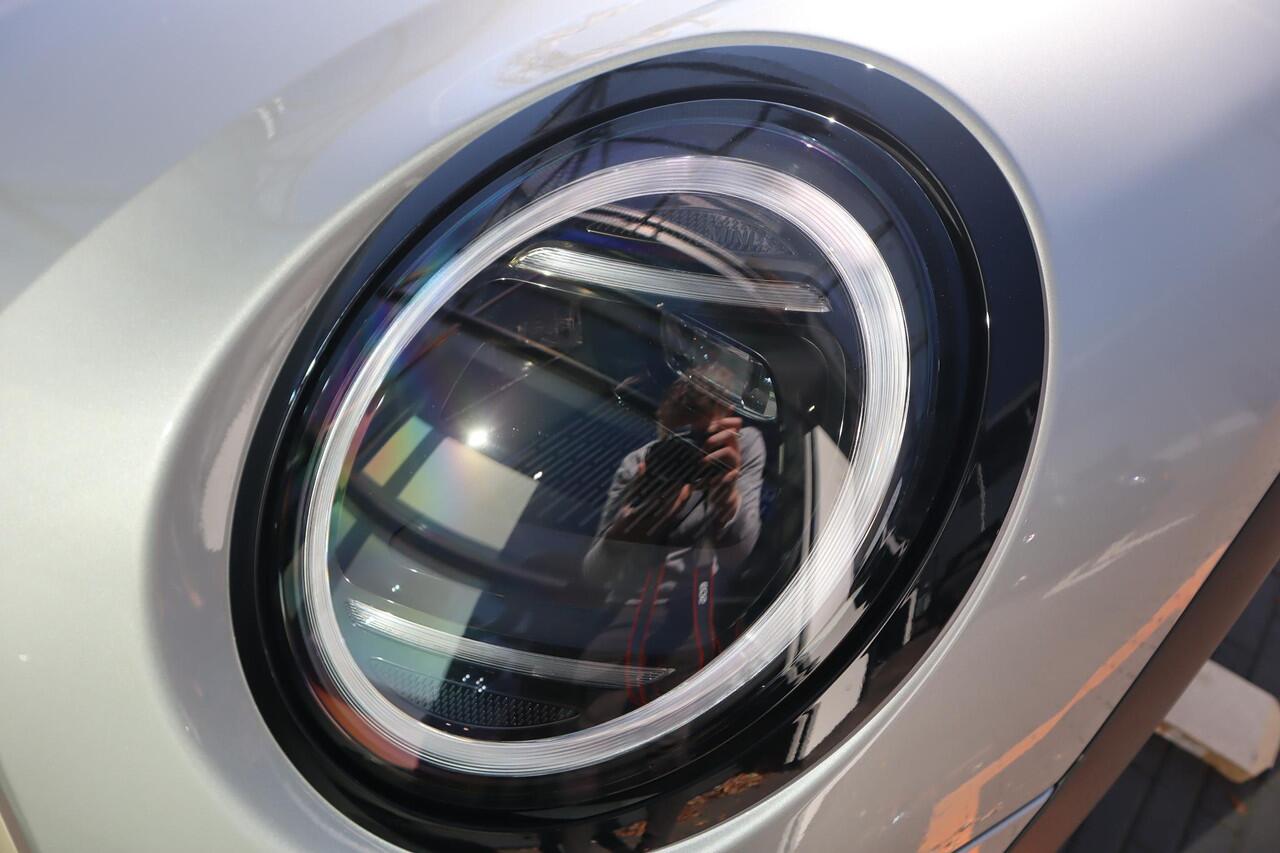 Mini COOPER S 3-deurs | Favoured Trim + Pakket M / Panoramadak /MINI Head-Up Display