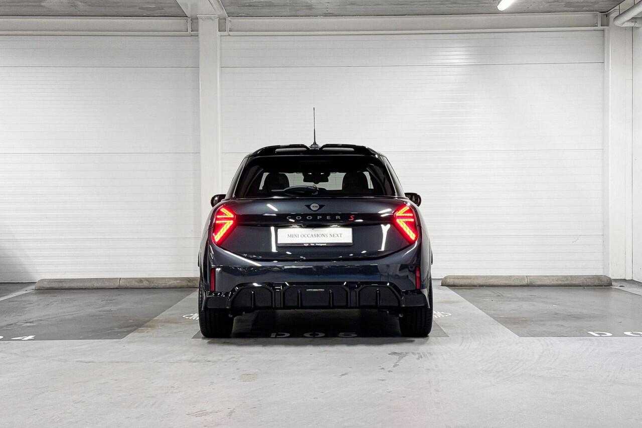 Mini COOPER S 5-deurs | John Cooper Works Uitvoerung | Pakket XL | 18" JCW Lap Spoke two-tone | Selections