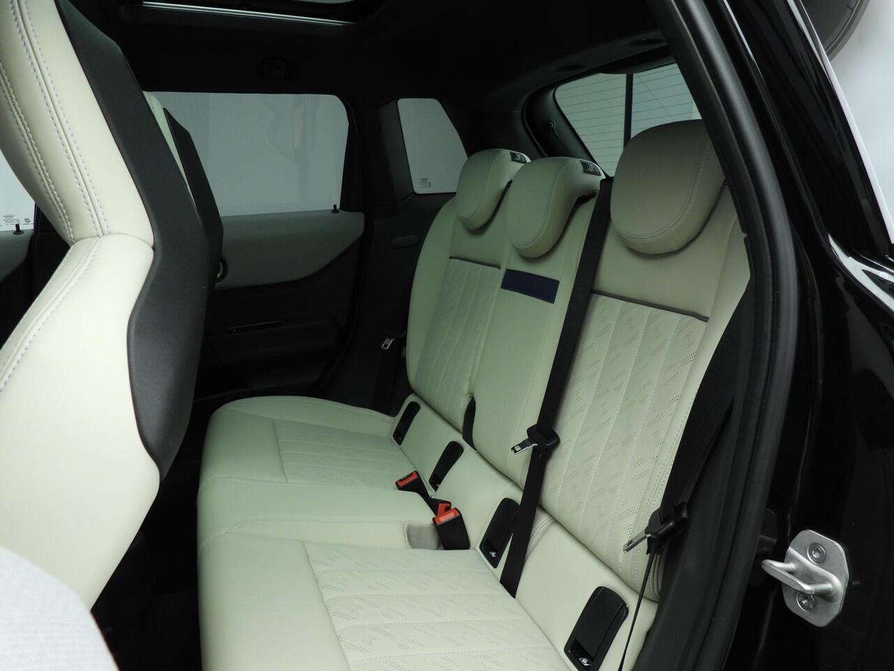 Mini COOPER S 5-deurs Automaat / Panoramadak / Harman-Kardon / JCW stoelen / LED / Active cruise / Alu wielen 18 inch