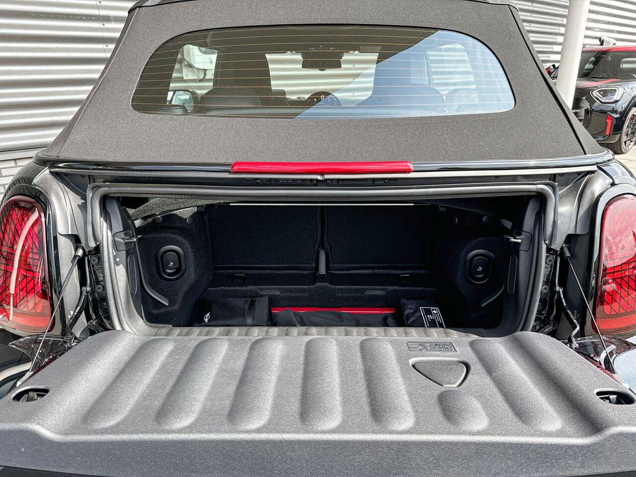 Mini COOPER S Cabrio 2.0 John Cooper Works XL | Selections