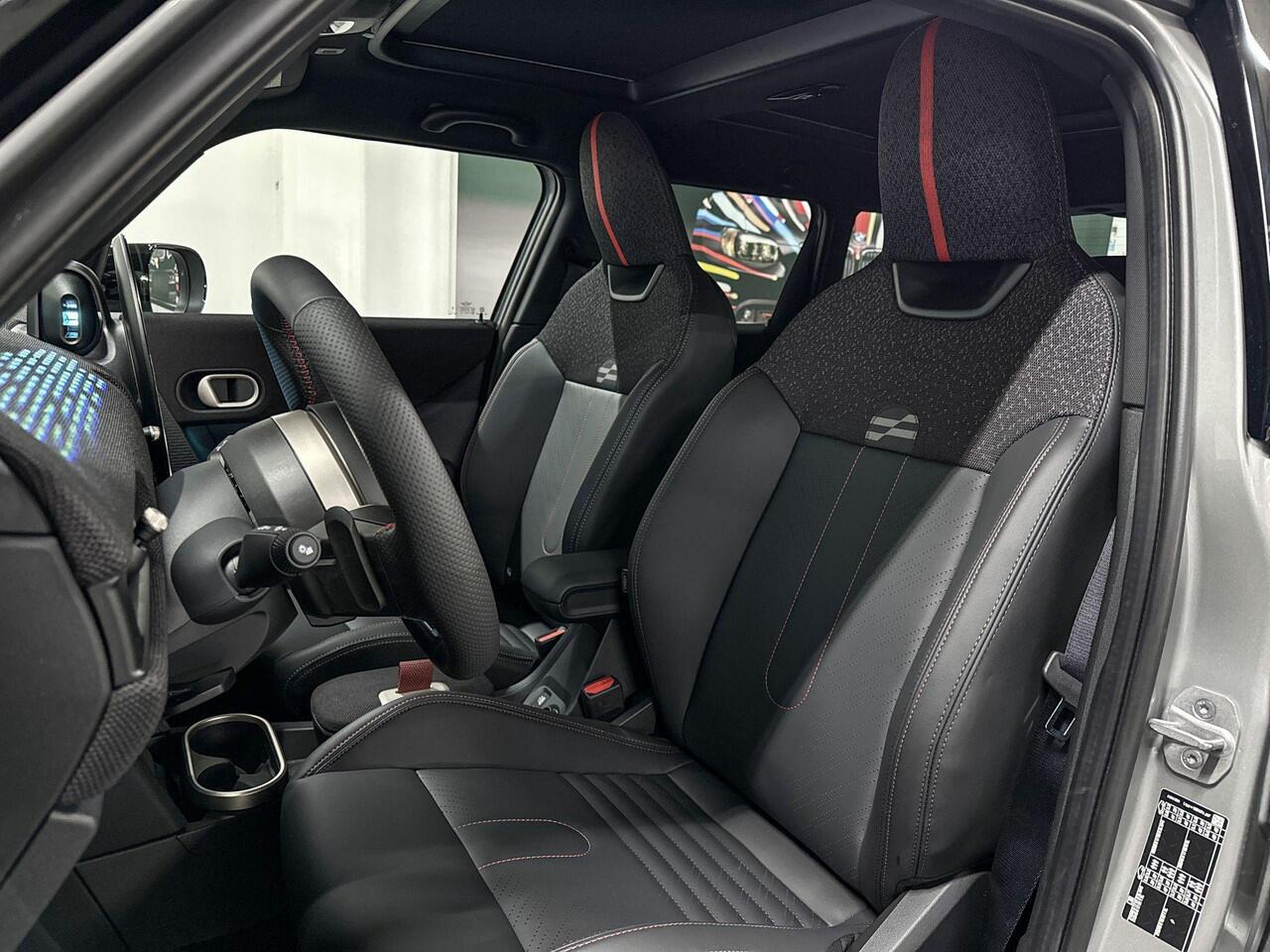 Mini COOPER S 5-deurs | John Cooper Works Uitvoering | Pakket XL | 18" John Cooper Works Lap Spoke two-tone | Selections