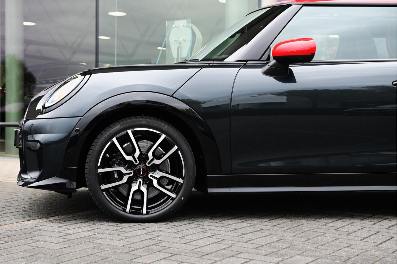 Mini COOPER S Hatchback Automaat / JCW / Pakket XL / 18 inch JCW Lap Spoke 2-tone