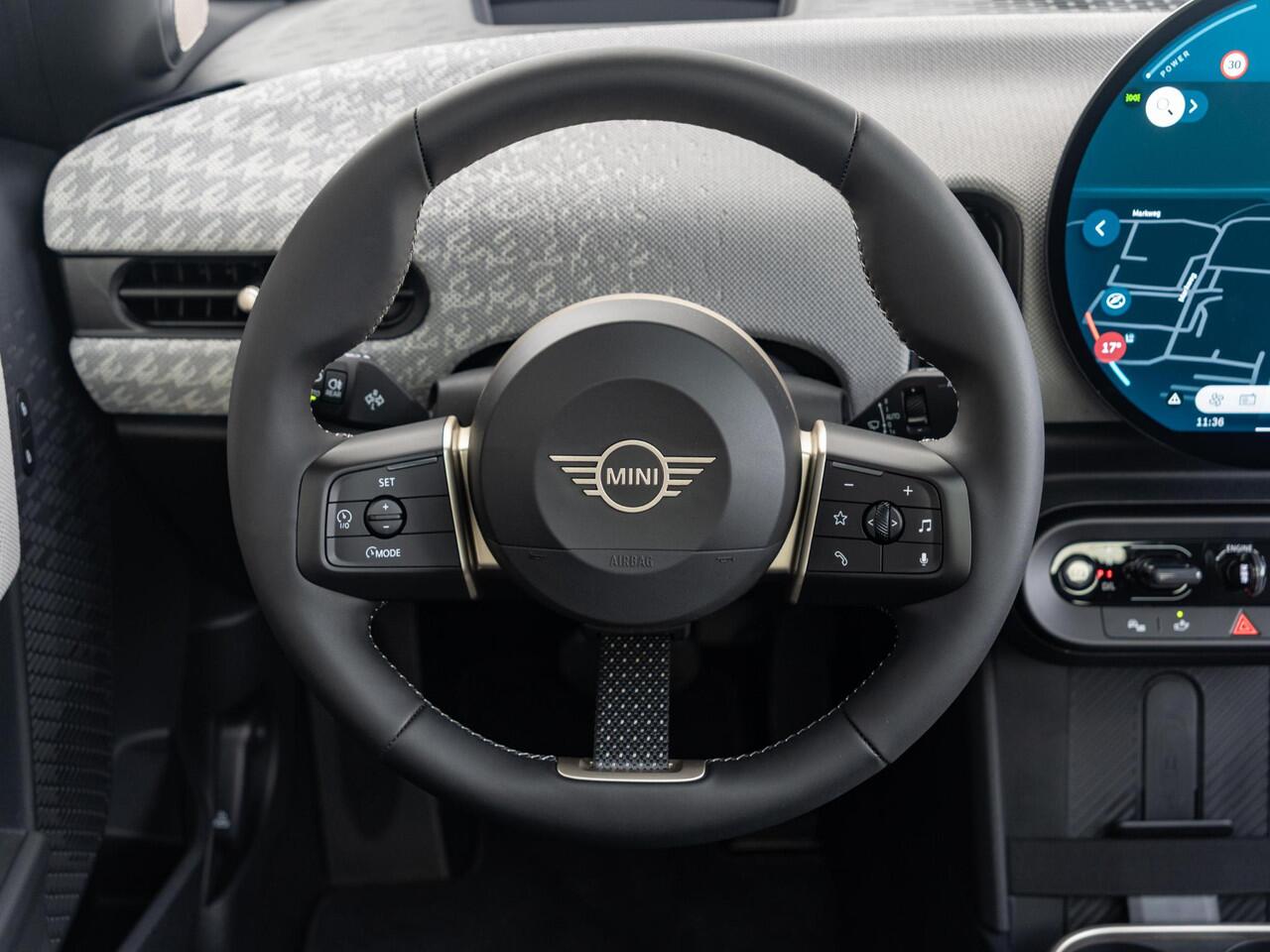 Mini COOPER S Favoured Trim | Pakket XL | Harman Kardon | Comfort Access | Panoramadak | Head-Up Display | Driving Assistant Plus