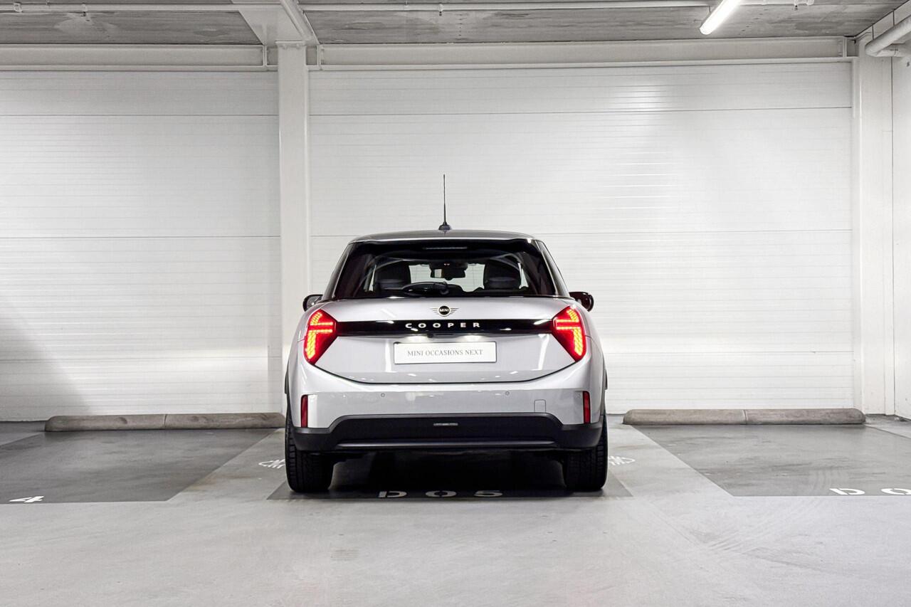 Mini COOPER 5-deurs C | Classic uitvoering | Pakket S | 17" U-Spoke grey