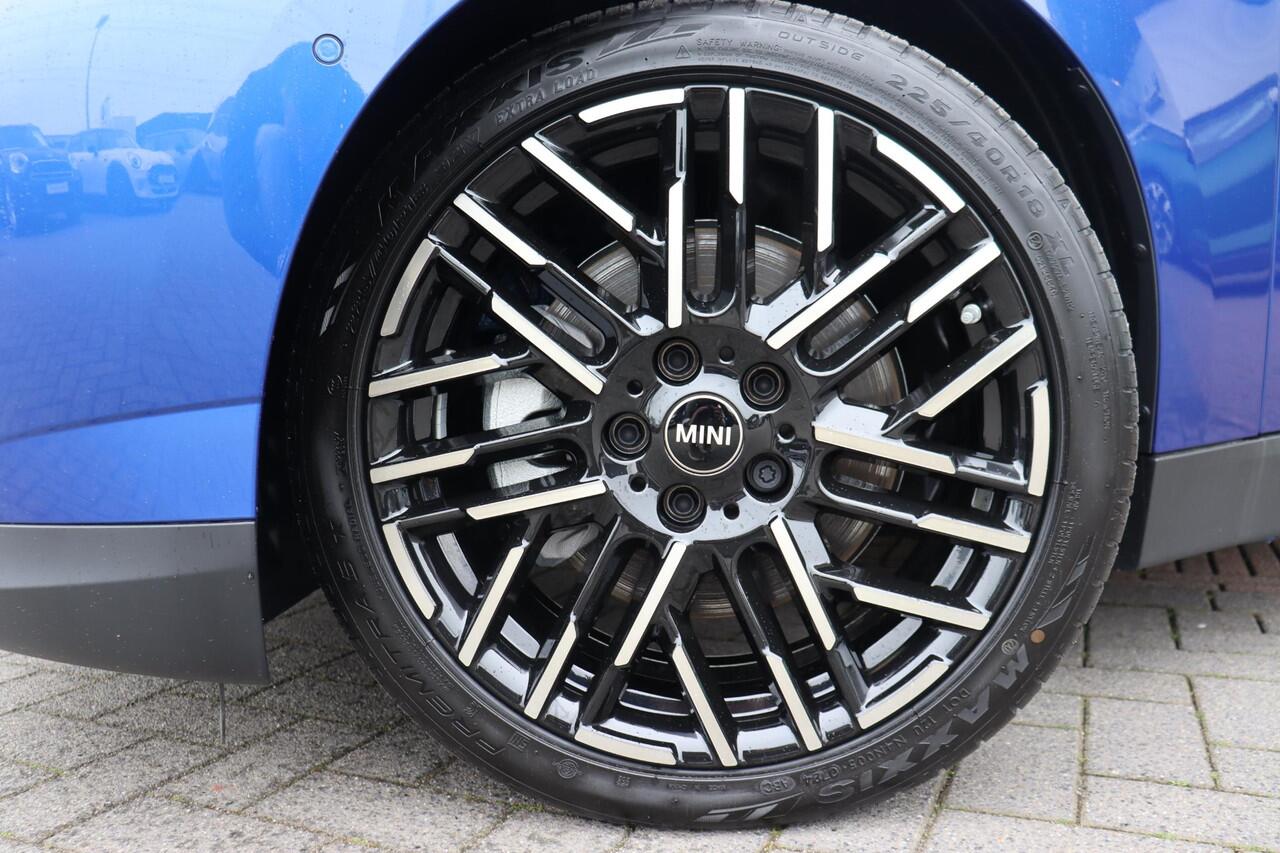 Mini COOPER 3-deurs E | Favoured L 18 inch/ Stuurwiel verwarming/ Comfort Access/ panoramadak/ Harman-Kardon/ Panoramadak