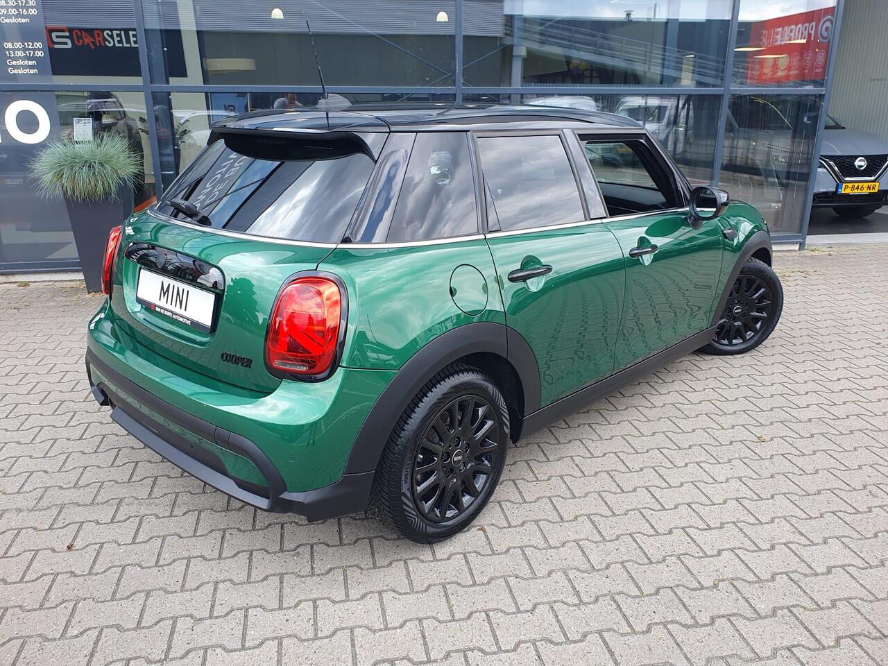 Mini COOPER 1.5 Business Edition *Automaat & Navigatie*