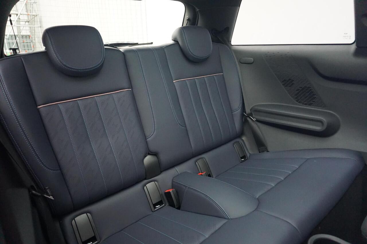 Mini COOPER 3-Deurs C / Favoured Uitvoering / Pakket M / 18'' LM Velgen