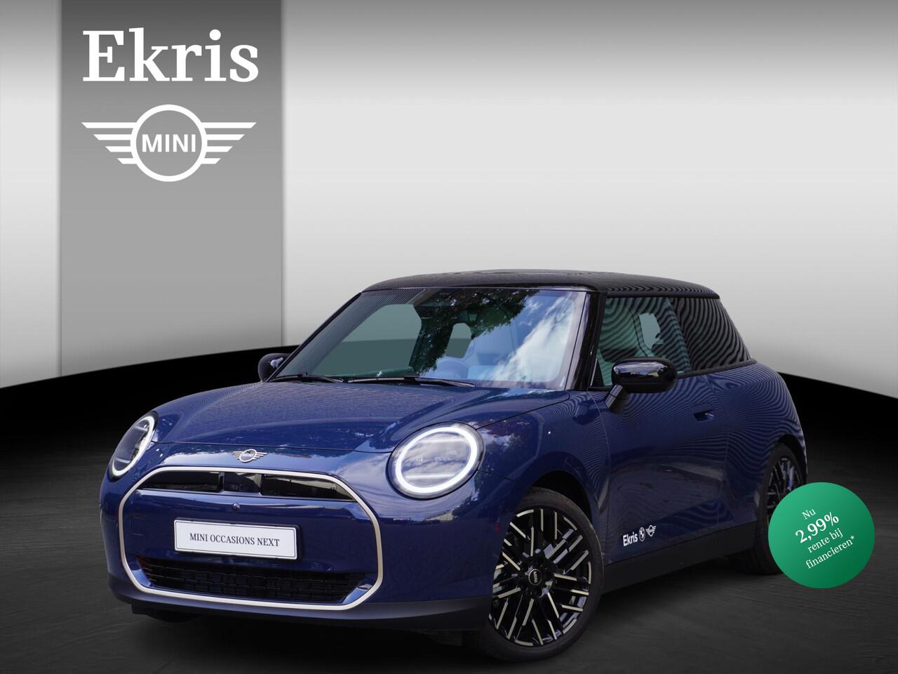 Mini COOPER 3-deurs E Favoured Trim | Pakket L | Glazen panoramadak | Driving Assistant | Parking Assistant Plus | HIFI System Harman Kardon