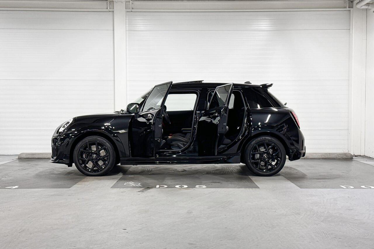 Mini COOPER 5-deurs C | John Cooper Works Uitvoering | Pakket M | 17" John Cooper Works Sprint Spoke black | Selections