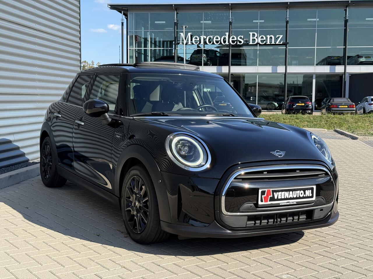 Mini COOPER Mini 5drs 1.5 Pano/Camera/Leder/Apple