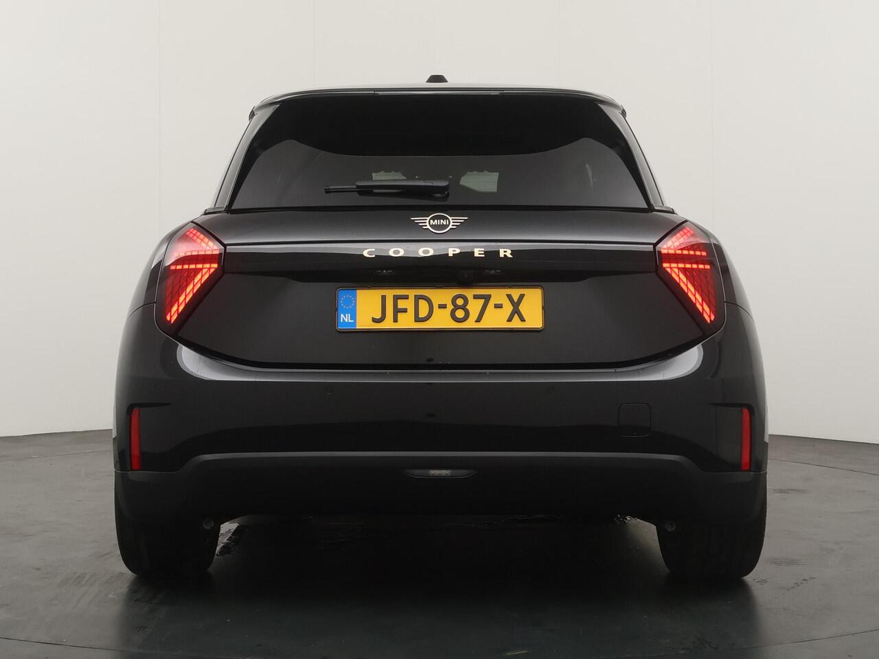 Mini COOPER E Classic L 40.7 kWh | Stuur-stoelverwarming | Harman & Kardon | 360° graden camera |