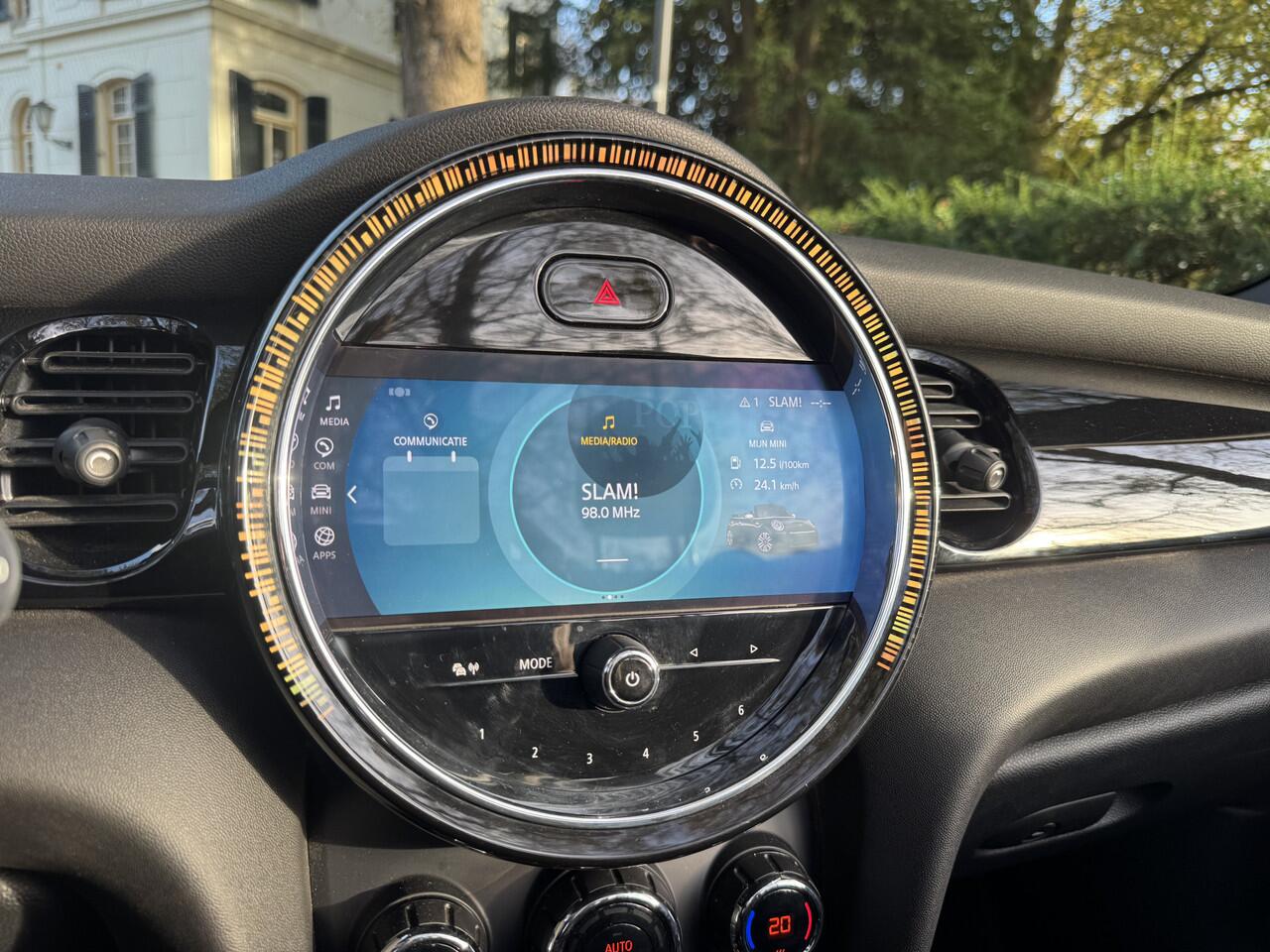 Mini COOPER Cabrio 1.5 JCW pakket