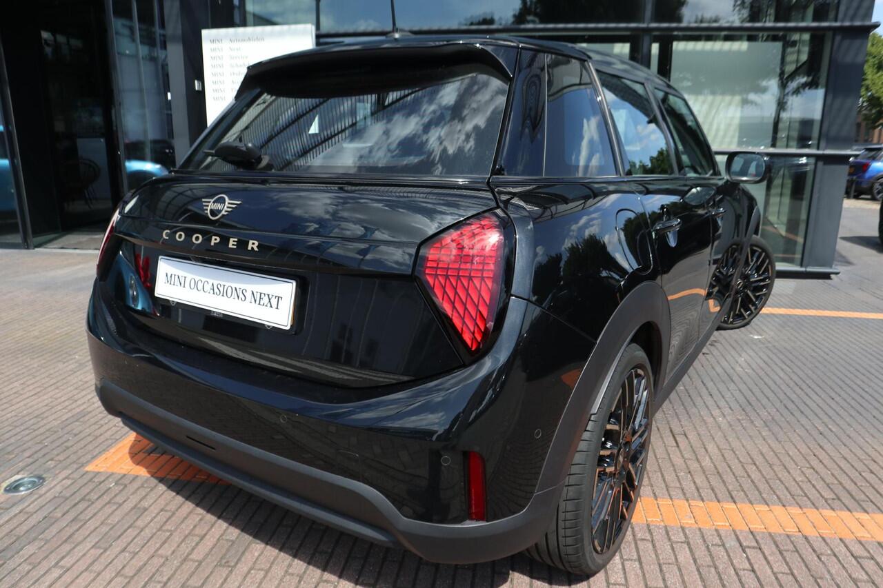 Mini COOPER 5-deurs C / Favoured Trim + Pakket S