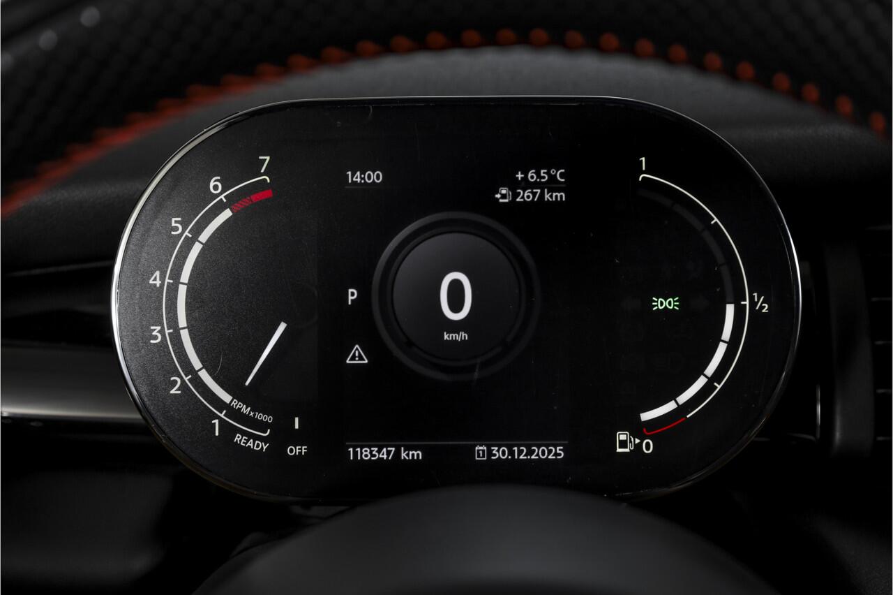 Mini COOPER Mini 1.5 Classic - Automaat Orig. NL | John Cooper Works Pakket | S/K Panodak | Dig.Cockpit | Cruise | PDC | Stoelverw. | ECC | NAV + App.Connect | LM 17" |