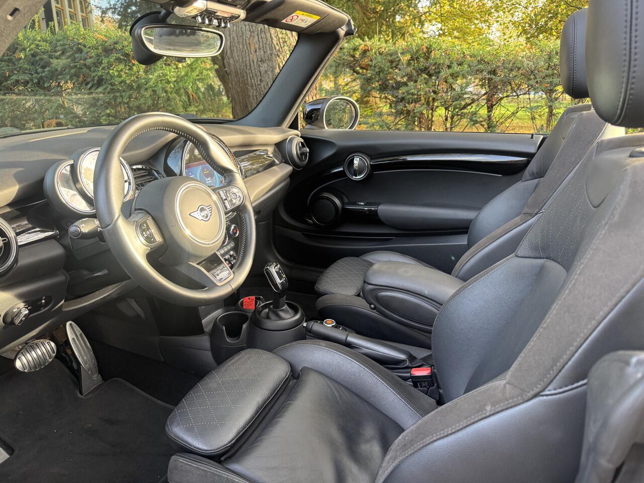 Mini COOPER Cabrio 1.5 JCW pakket