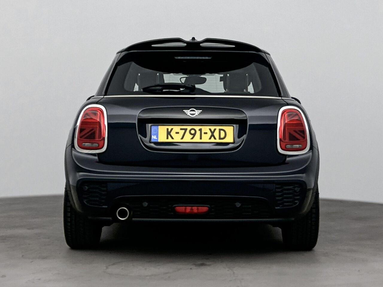 Mini COOPER Mini 1.5 Dalston Edition 136PK | John Cooper Works Pakket | Harman Kardon | Panorama-dak | Dealeronderhouden | MINI Yours Enigmatic Black