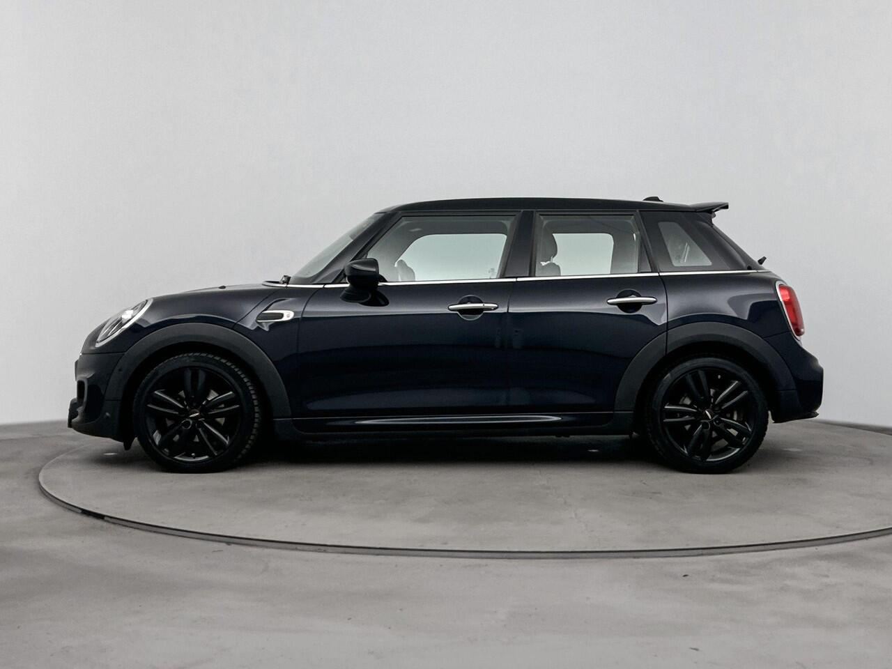 Mini COOPER Mini 1.5 Dalston Edition 136PK | John Cooper Works Pakket | Harman Kardon | Panorama-dak | Dealeronderhouden | MINI Yours Enigmatic Black