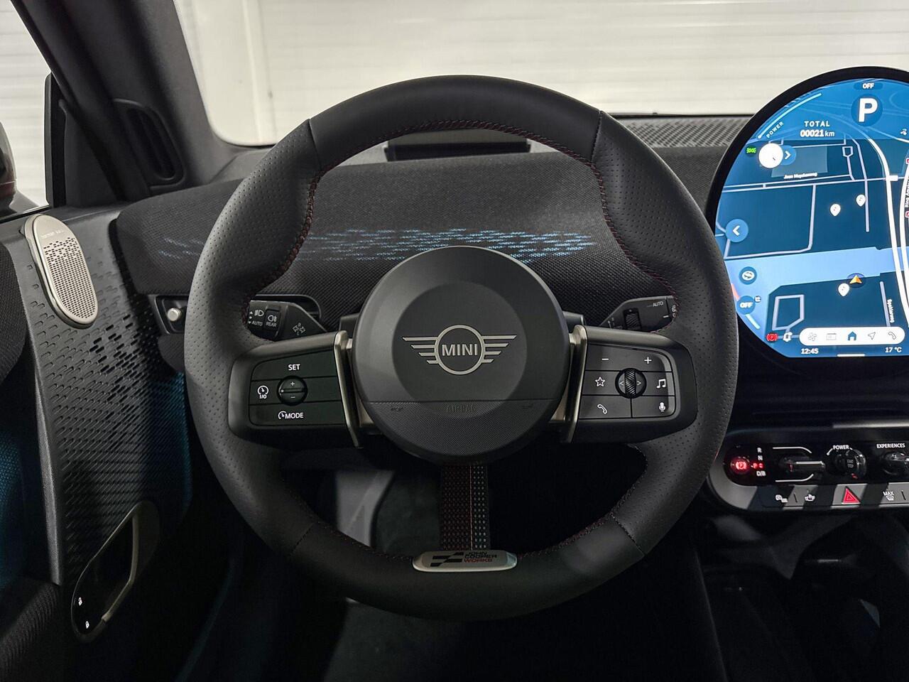 Mini COOPER E | John Cooper Works Uitvoering | Pakket L | 18" JCW Lap Spoke 2-tone