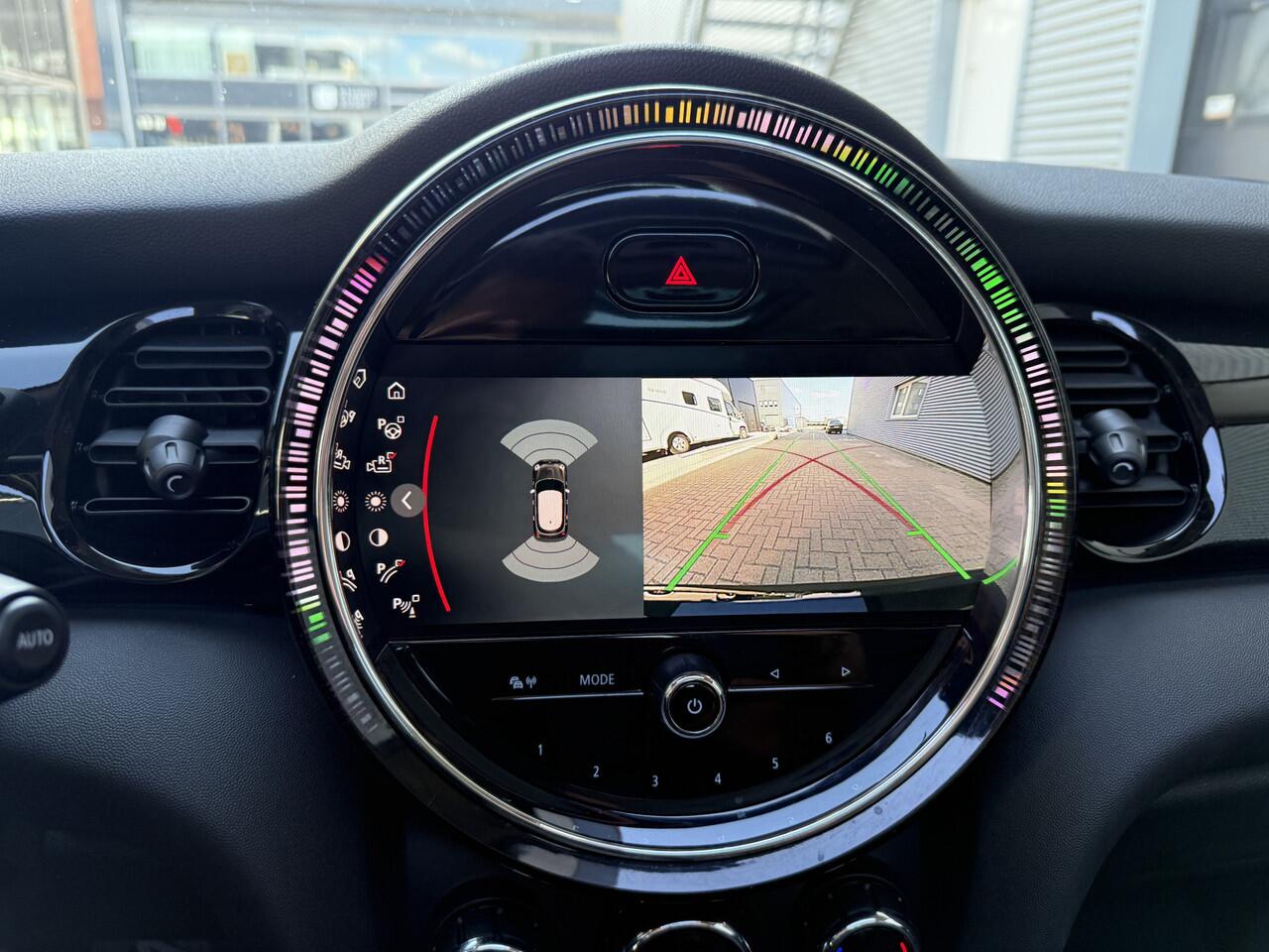 Mini COOPER Mini 5drs 1.5 Pano/Camera/Leder/Apple