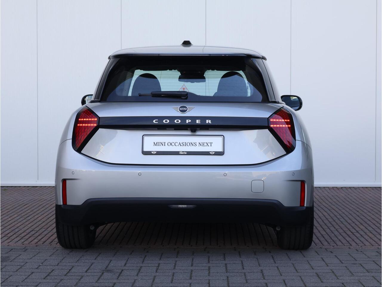 Mini COOPER Mini E Essential 40.7 kWh achteruitrijcamera/ 17"LMV/ LED-koplampen/ Nieuw