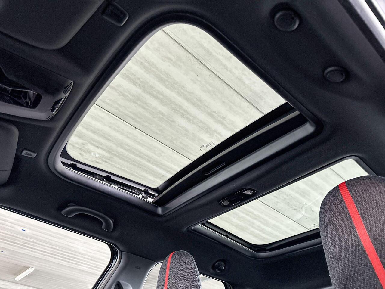 Mini COOPER 5-deurs 1.5 Cooper C John Cooper Works | Glazen panoramadak | Pakket XL