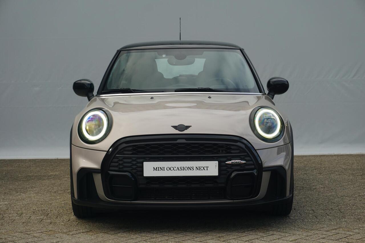 Mini COOPER 3-deurs John Cooper Works Uitvoering | 17" | Climate Control | Led | Adaptief onderstel