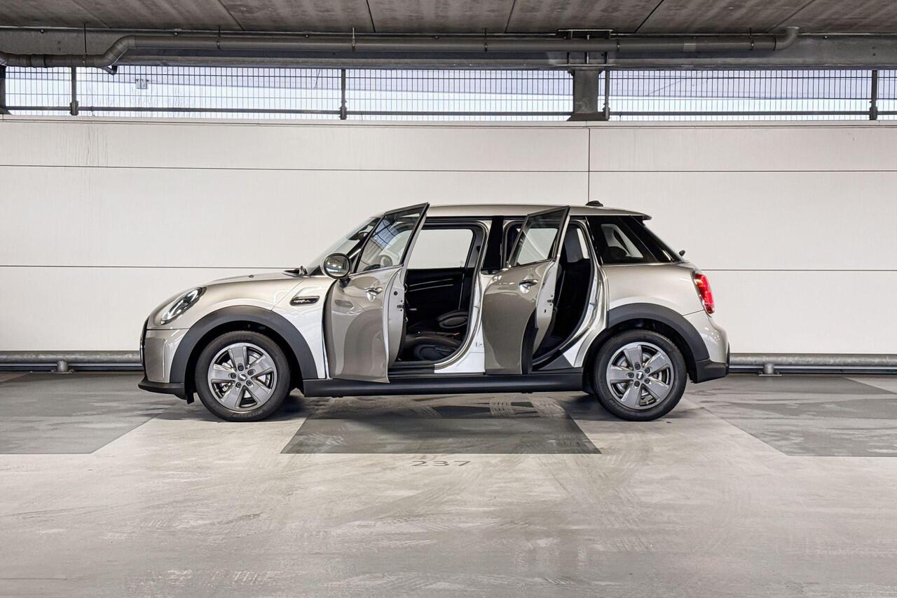 Mini COOPER 5-deurs 1.5 Classic