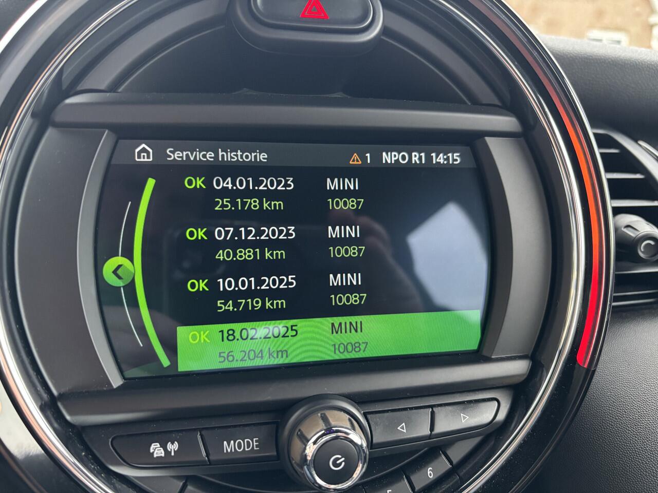 Mini COOPER Mini 1.5 Chili Automaat Full LED / Sportinterieur / Carplay
