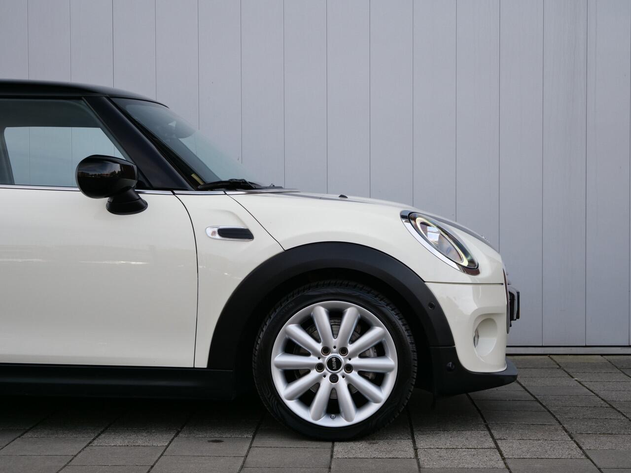 Mini COOPER Mini 1.5 136 Pk Automaat Apple Carplay / Navigatie / PDC / Stoelverwarming