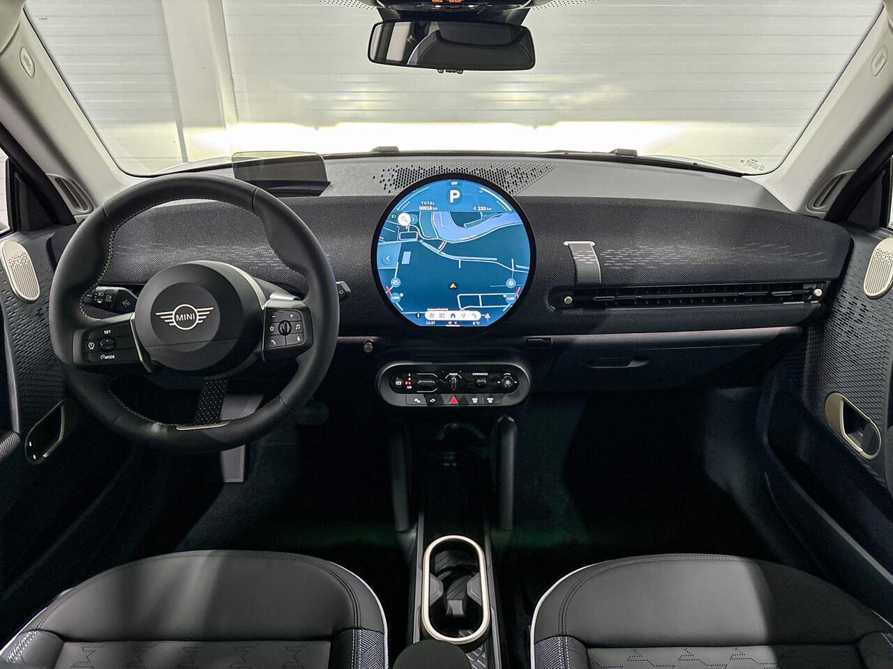 Mini COOPER E | Classic Uitvoering | Pakket L | 17" Parallel Spoke two-tone