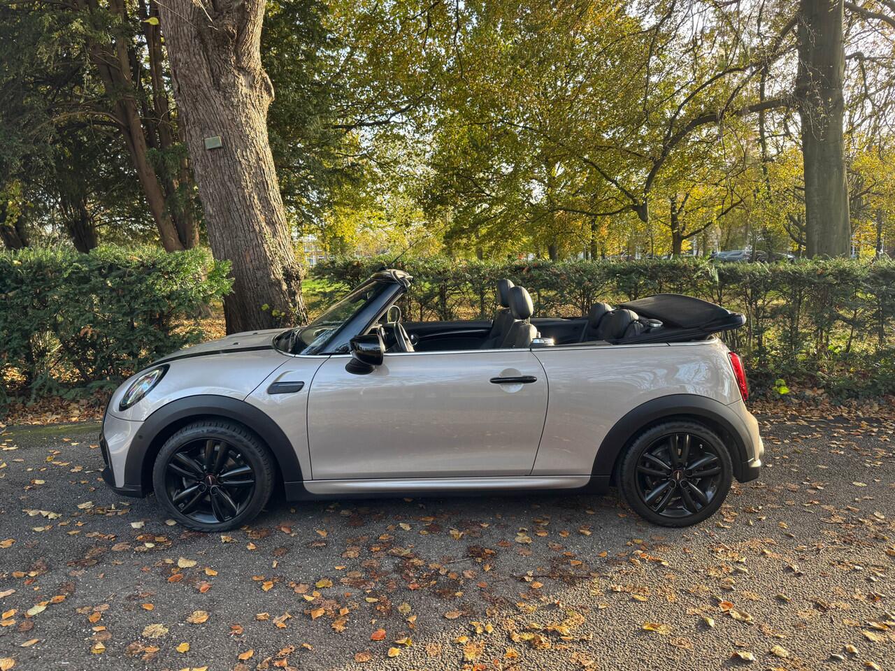 Mini COOPER Cabrio 1.5 JCW pakket