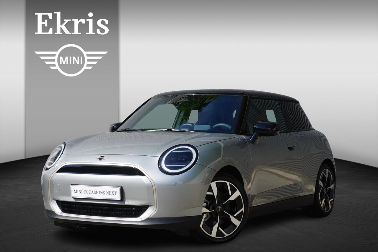 Mini COOPER 3-deurs E Favoured Trim | Pakket M | Glazen panoramadak | Driving Assistant | MINI Head-Up Display