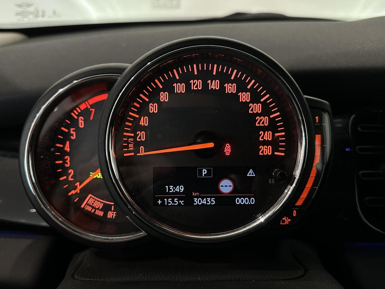 Mini COOPER Mini 1.5 Camden Edition | Navigatie | Climate Control | Cruise Control | Lichtmetalen velgen 16" | Apple Carplay/Android Auto | 1e eigenaar!